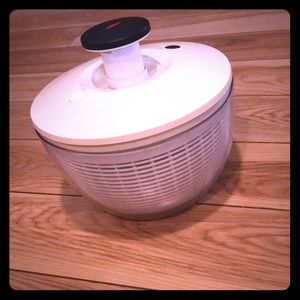 A salad spinner